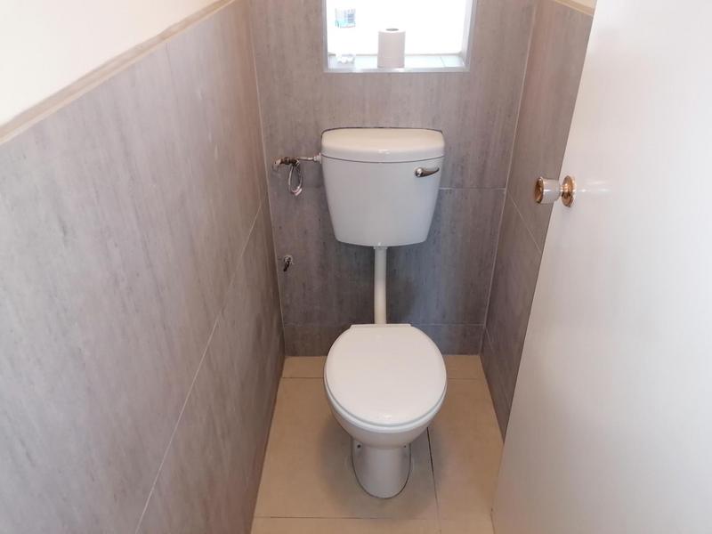 To Let 3 Bedroom Property for Rent in Oostersee Western Cape